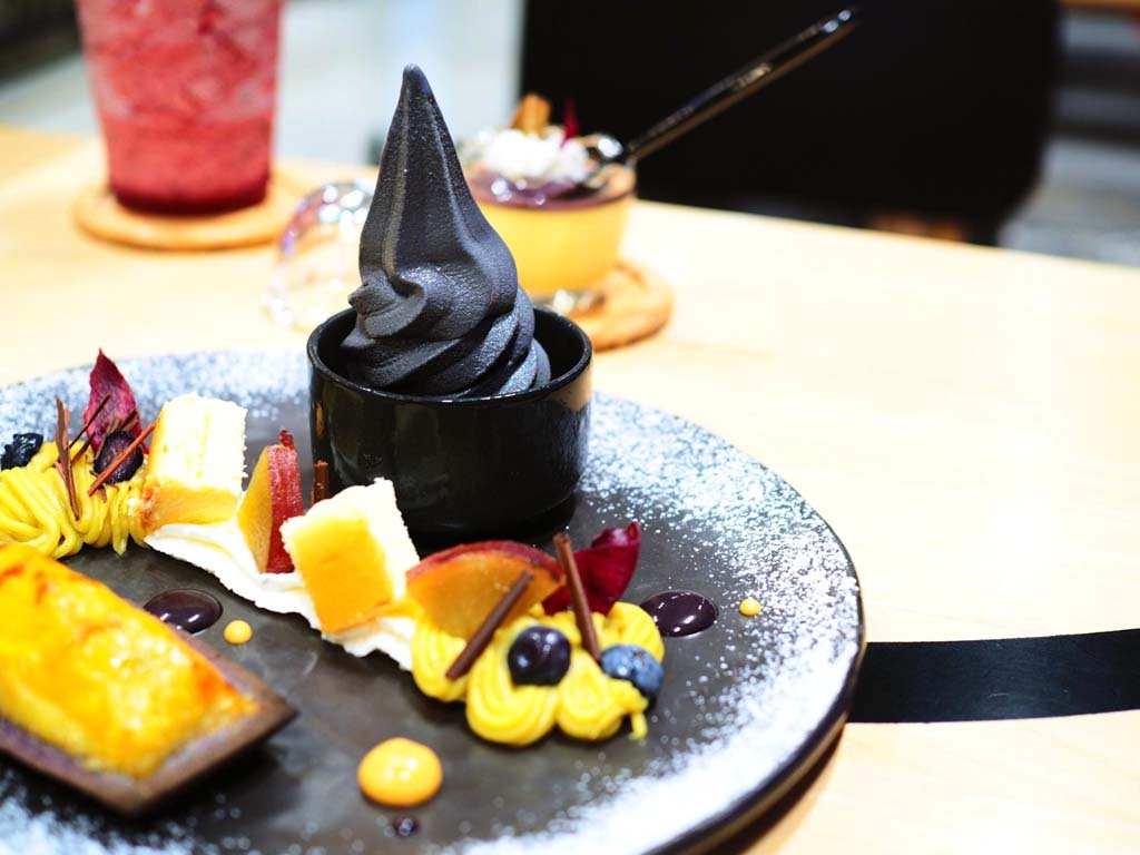 Black Ice-Cream
