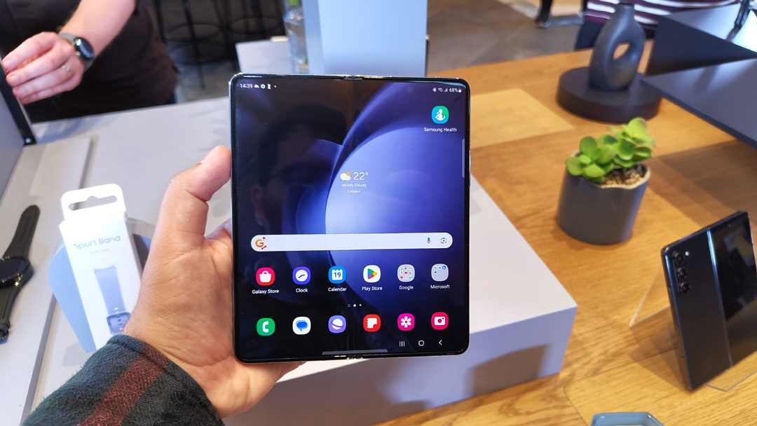 Samsung Galaxy Fold 