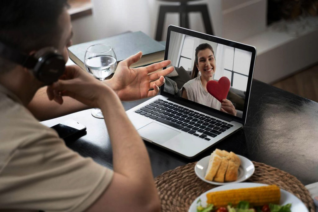 Long-distance relationships 